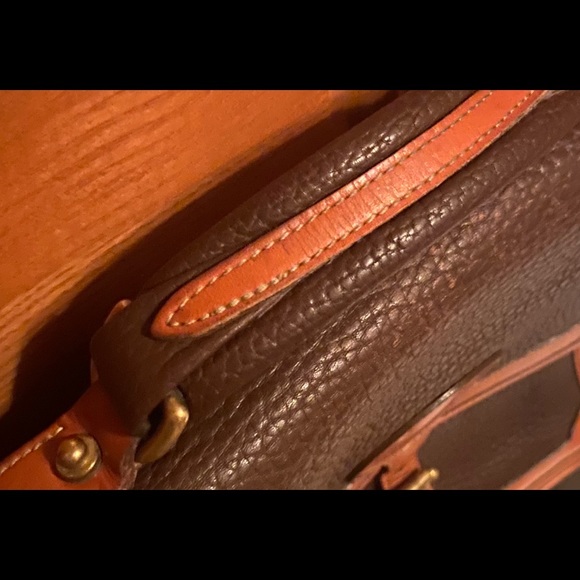 Vintage 1992 Dooney & Bourke Surrey Crossbody Bag Camel & Classic Tan Leather - Picture 6 of 16